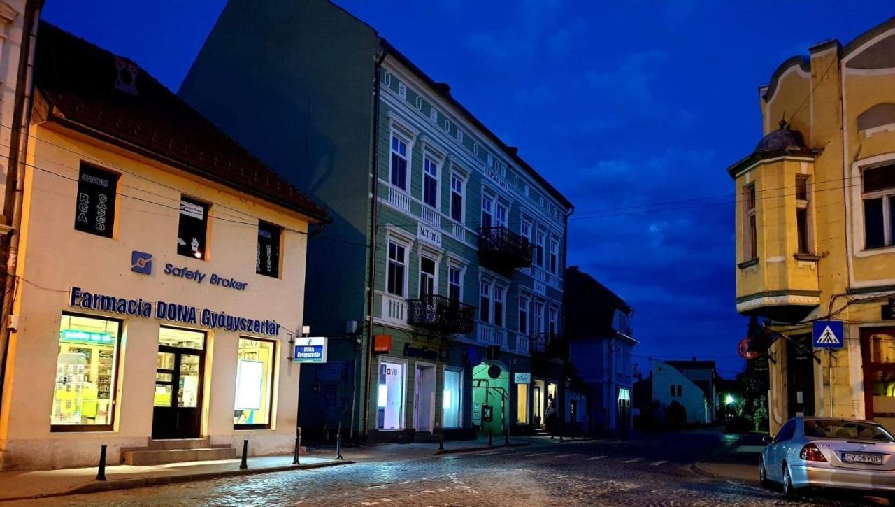 Sissy Vendégház Tîrgu Secuiesc Extérieur photo
