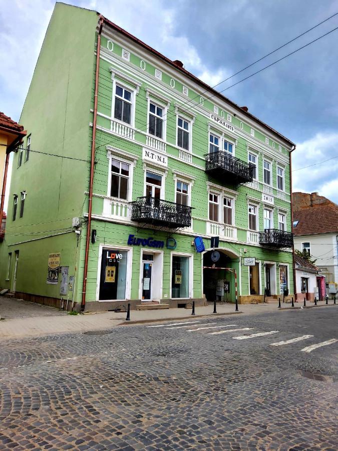 Sissy Vendégház Tîrgu Secuiesc Extérieur photo