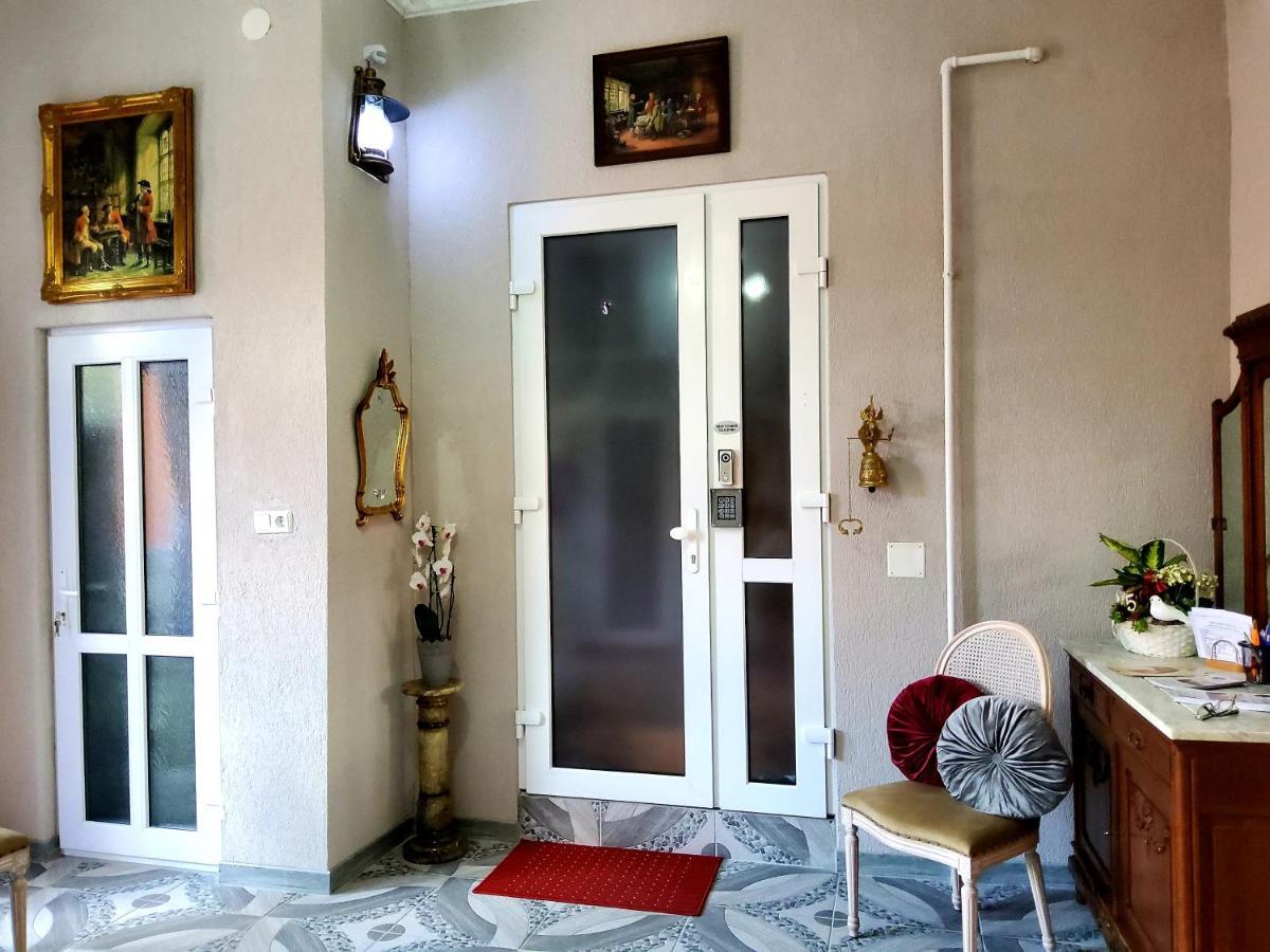 Sissy Vendégház Tîrgu Secuiesc Extérieur photo