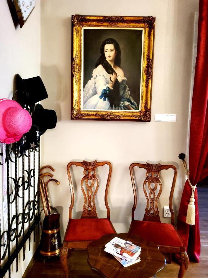 Sissy Vendégház Tîrgu Secuiesc Extérieur photo