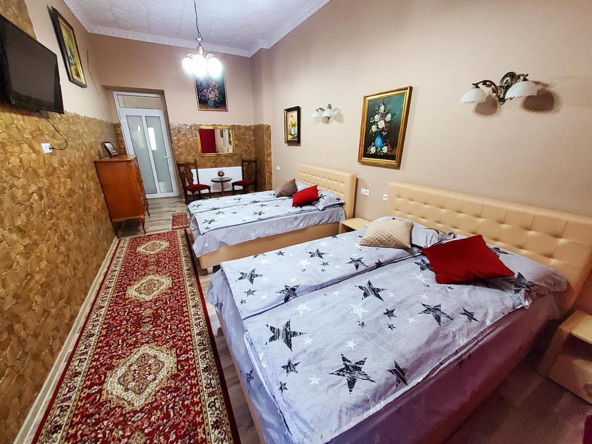 Sissy Vendégház Tîrgu Secuiesc Extérieur photo