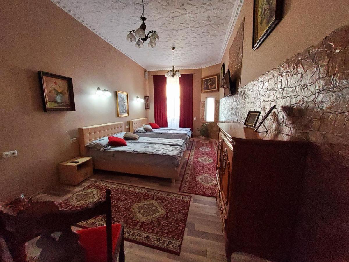 Sissy Vendégház Tîrgu Secuiesc Extérieur photo