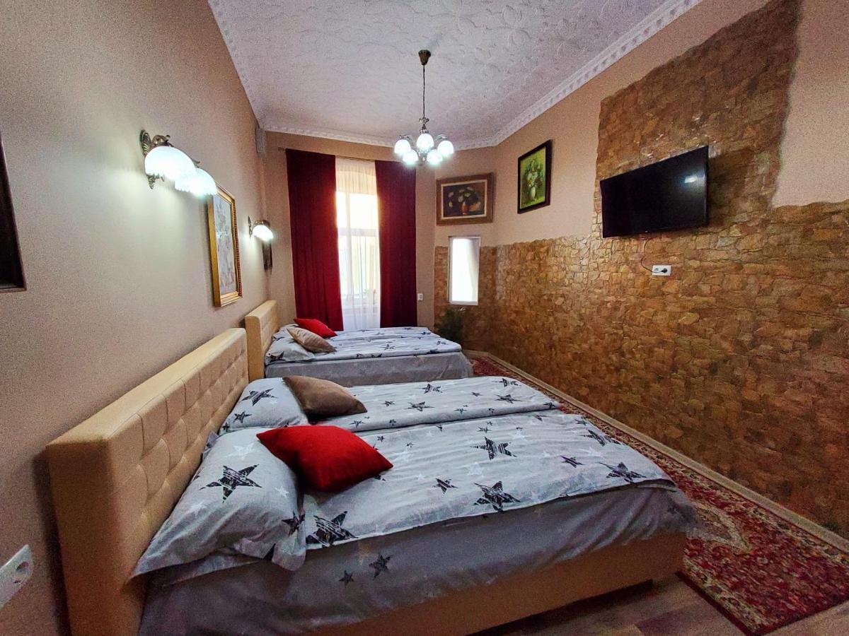 Sissy Vendégház Tîrgu Secuiesc Extérieur photo